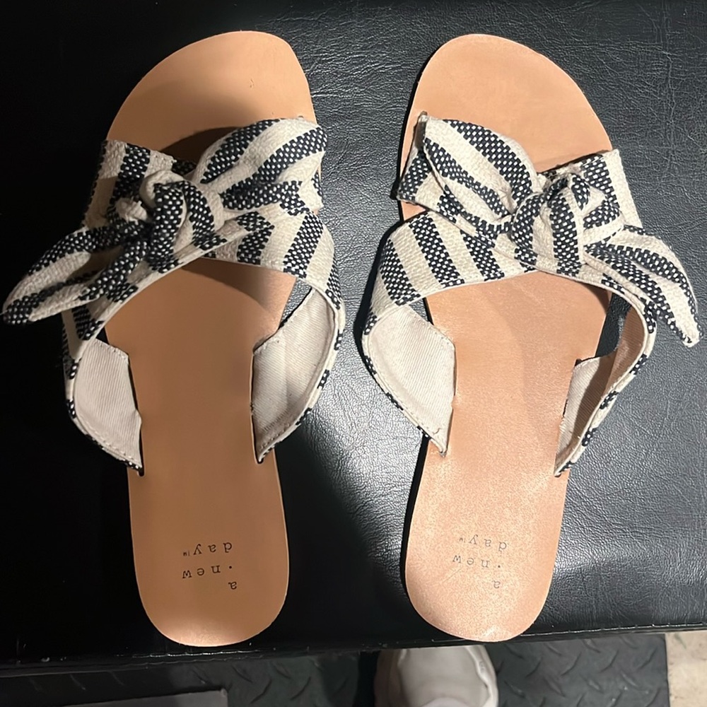 New nautical blue and white stripe bow sandals. Size 6